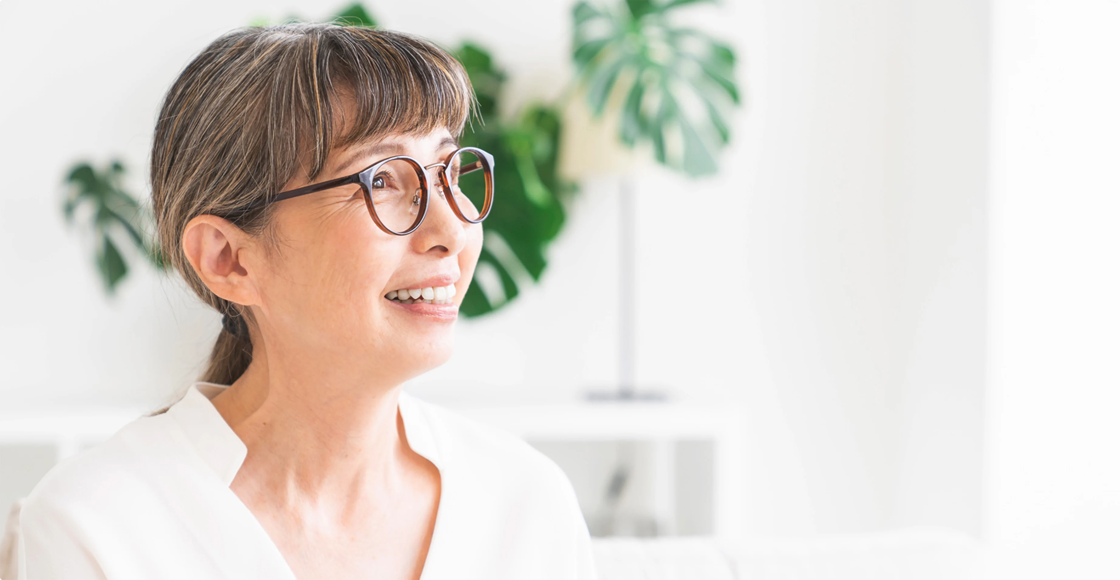 運動をする女性